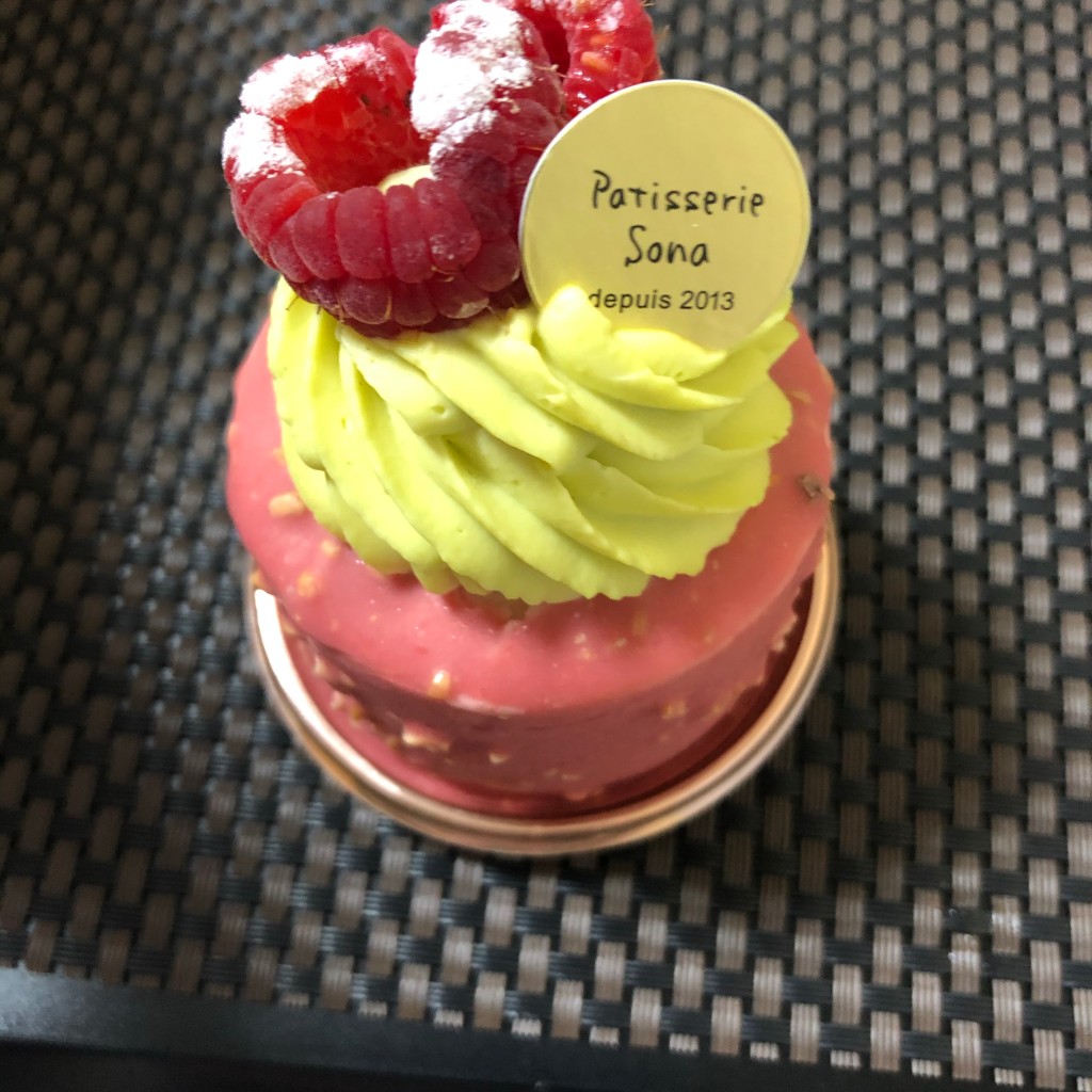ユーザーが投稿したケーキの写真 - 実際訪問したユーザーが直接撮影して投稿した上吉田町ケーキpatisserie SONA 善通寺店の写真