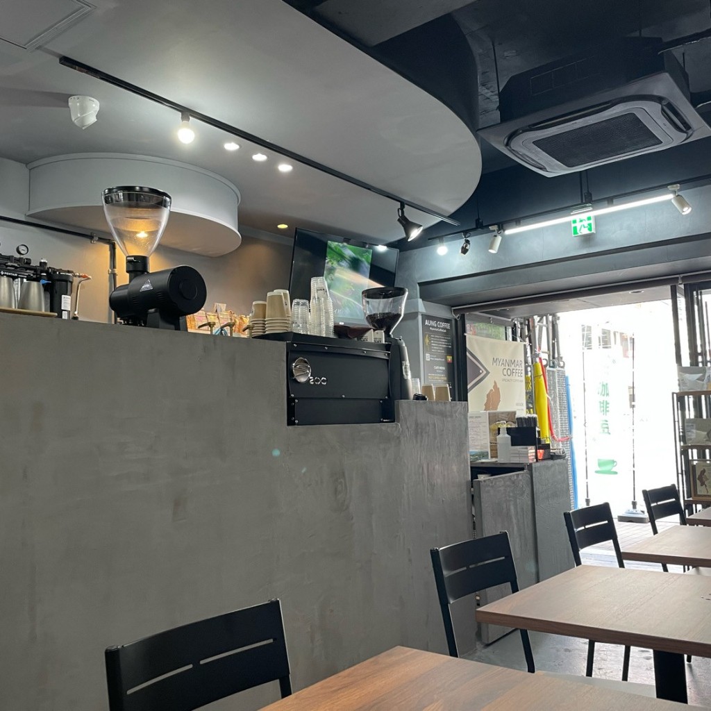 実際訪問したユーザーが直接撮影して投稿した新宿カフェAUNG COFFEE 新宿御苑前店の写真