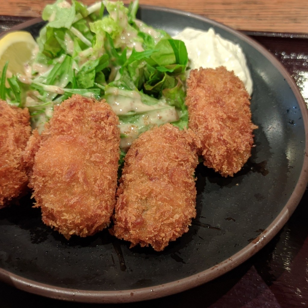 ユーザーが投稿したカキフライ定食の写真 - 実際訪問したユーザーが直接撮影して投稿した新宿魚介 / 海鮮料理新宿 丸港水産の写真