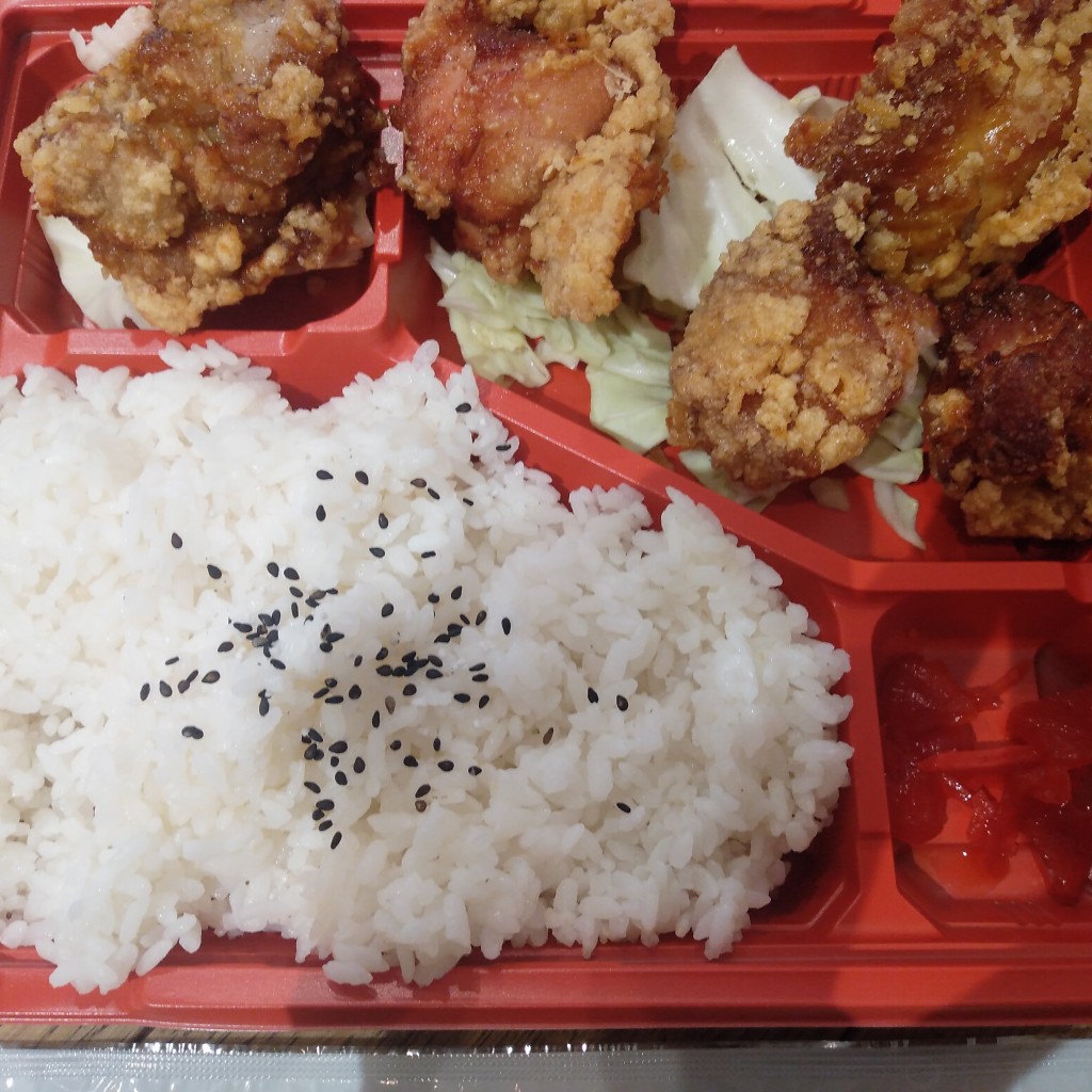 ユーザーが投稿した唐揚げ弁当の写真 - 実際訪問したユーザーが直接撮影して投稿した高島平肉料理カラビ東京の写真