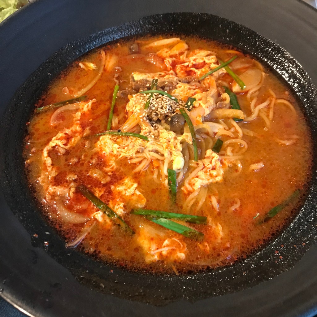 ユーザーが投稿したユッケジャンラーメンLunchの写真 - 実際訪問したユーザーが直接撮影して投稿した浜松町韓国料理韓豚屋 浜松町店の写真