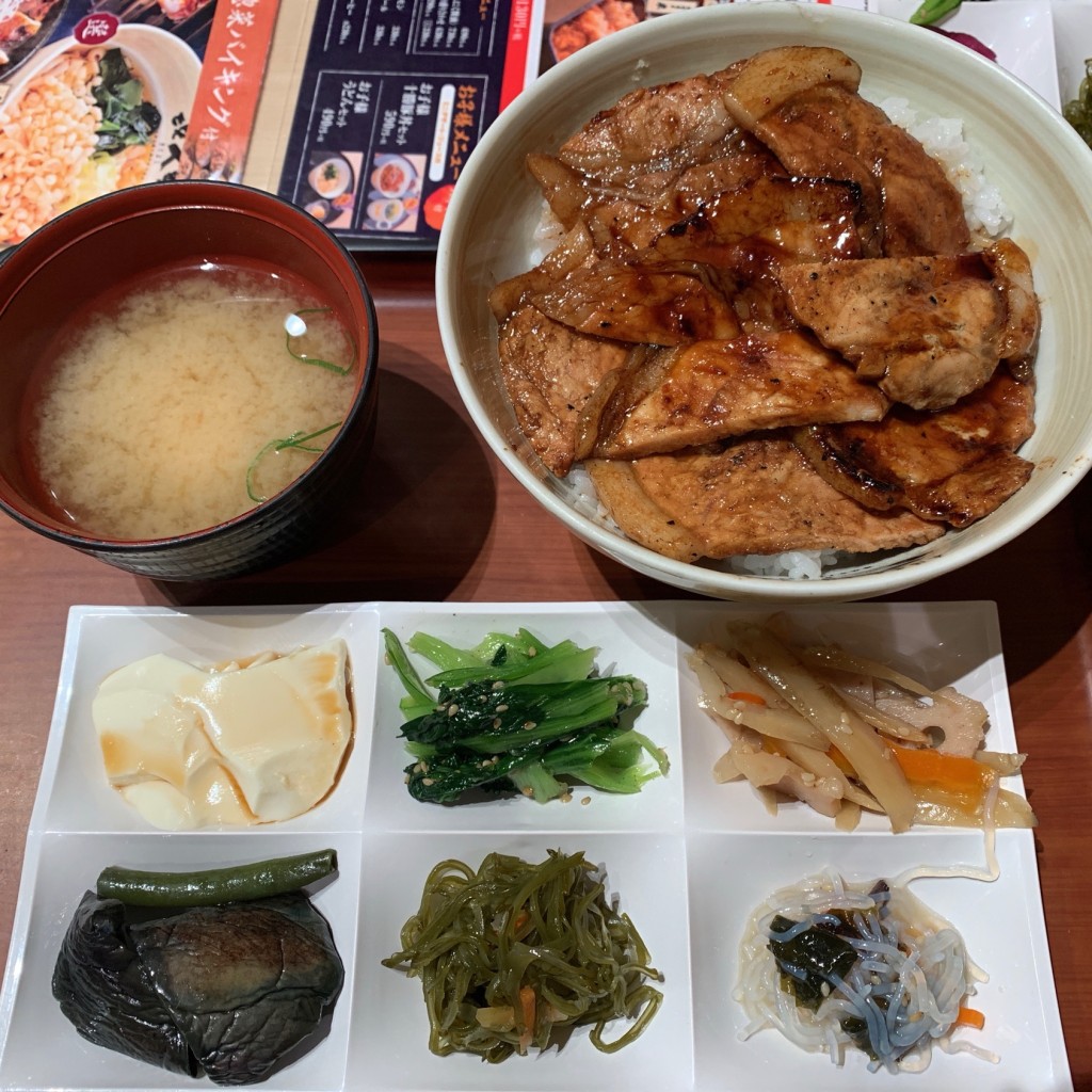 ユーザーが投稿した十勝豚丼(特製醤油ダレ)の写真 - 実際訪問したユーザーが直接撮影して投稿した石内東丼ものきくよし THE OUTLETS HIROSHIMA店 (キ久好)の写真