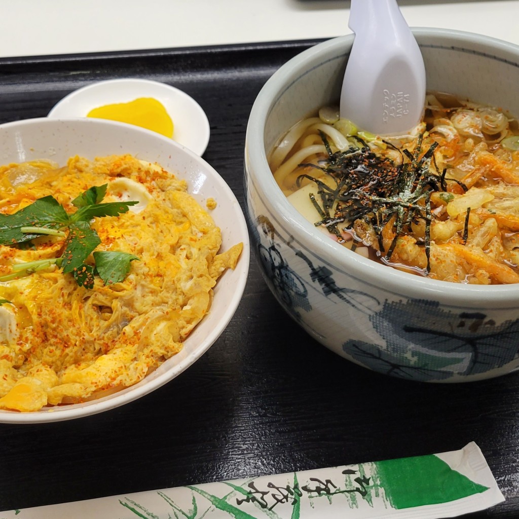 ユーザーが投稿した天ぷらうどん 玉子丼の写真 - 実際訪問したユーザーが直接撮影して投稿した河原木寿司勢登鮨 八食センター支店の写真