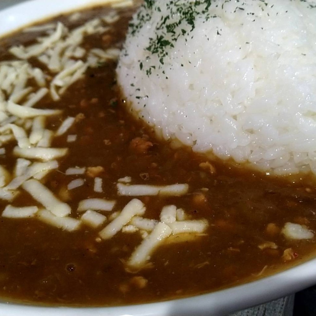 ユーザーが投稿したチキンカレーの写真 - 実際訪問したユーザーが直接撮影して投稿した三川町定食屋250円食堂 お祭り りたやの写真