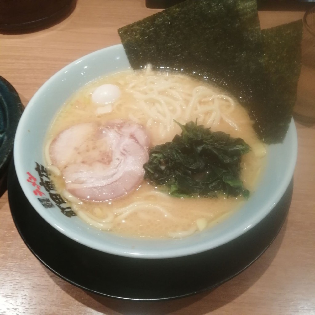 ユーザーが投稿したラーメン餃子セットの写真 - 実際訪問したユーザーが直接撮影して投稿した西久保ラーメン専門店町田商店 清水インター店の写真