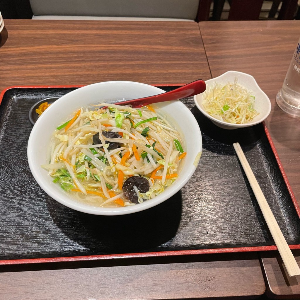 ユーザーが投稿したたっぷり野菜ラーメン 650xの写真 - 実際訪問したユーザーが直接撮影して投稿した千住居酒屋マルヤス酒場 北千住店の写真