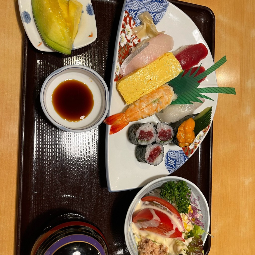 ユーザーが投稿した寿司定食の写真 - 実際訪問したユーザーが直接撮影して投稿した平井和食 / 日本料理里味の写真