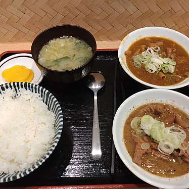 実際訪問したユーザーが直接撮影して投稿した北新宿定食屋もつ煮込 定食 よし川の写真