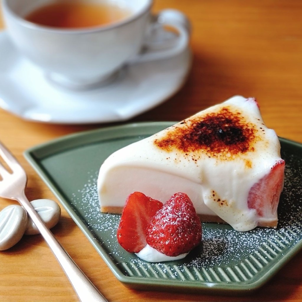 ユーザーが投稿した苺ブリュレセット hot紅茶の写真 - 実際訪問したユーザーが直接撮影して投稿した横隈カフェBLUE MOON CAFEの写真