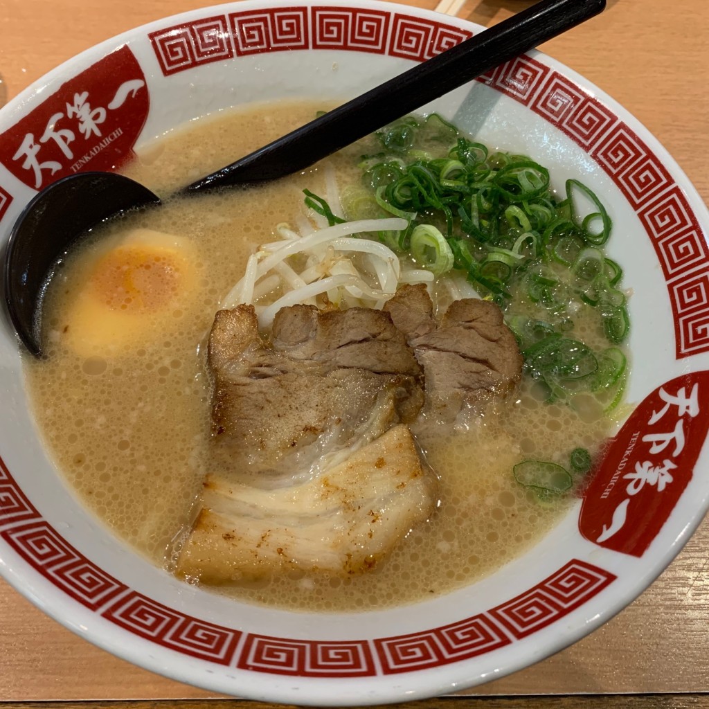 ユーザーが投稿した醤油豚骨ラーメンの写真 - 実際訪問したユーザーが直接撮影して投稿した喜志新家町ラーメン / つけ麺天下第一 外環富田林店の写真