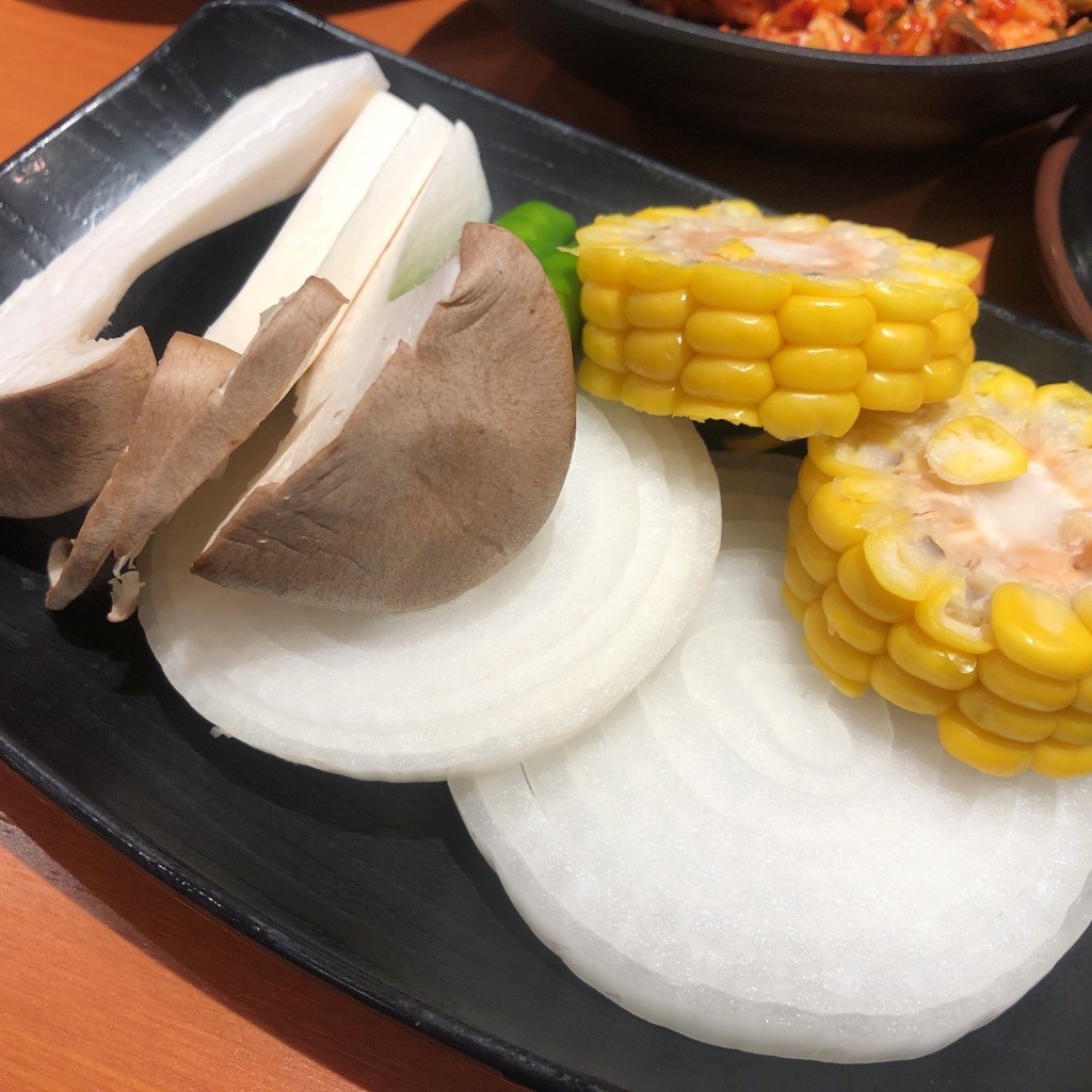 ユーザーが投稿した野菜盛の写真 - 実際訪問したユーザーが直接撮影して投稿した平尾焼肉焼肉特急 美原駅の写真