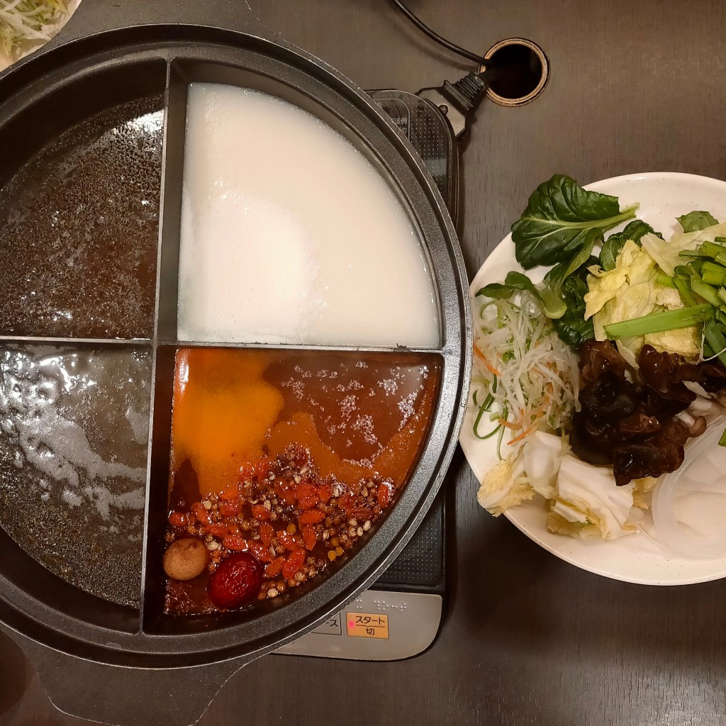 ユーザーが投稿した四つ鍋の写真 - 実際訪問したユーザーが直接撮影して投稿した東野しゃぶしゃぶしゃぶ葉 浦安東野店の写真