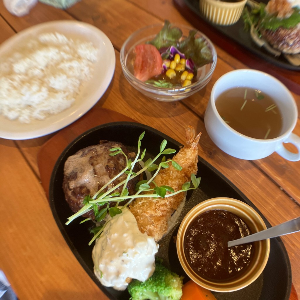 コロン_coronさんが投稿した山辺カフェのお店grill & cafe 山ノ辺/グリル カフェ ヤマノベの写真