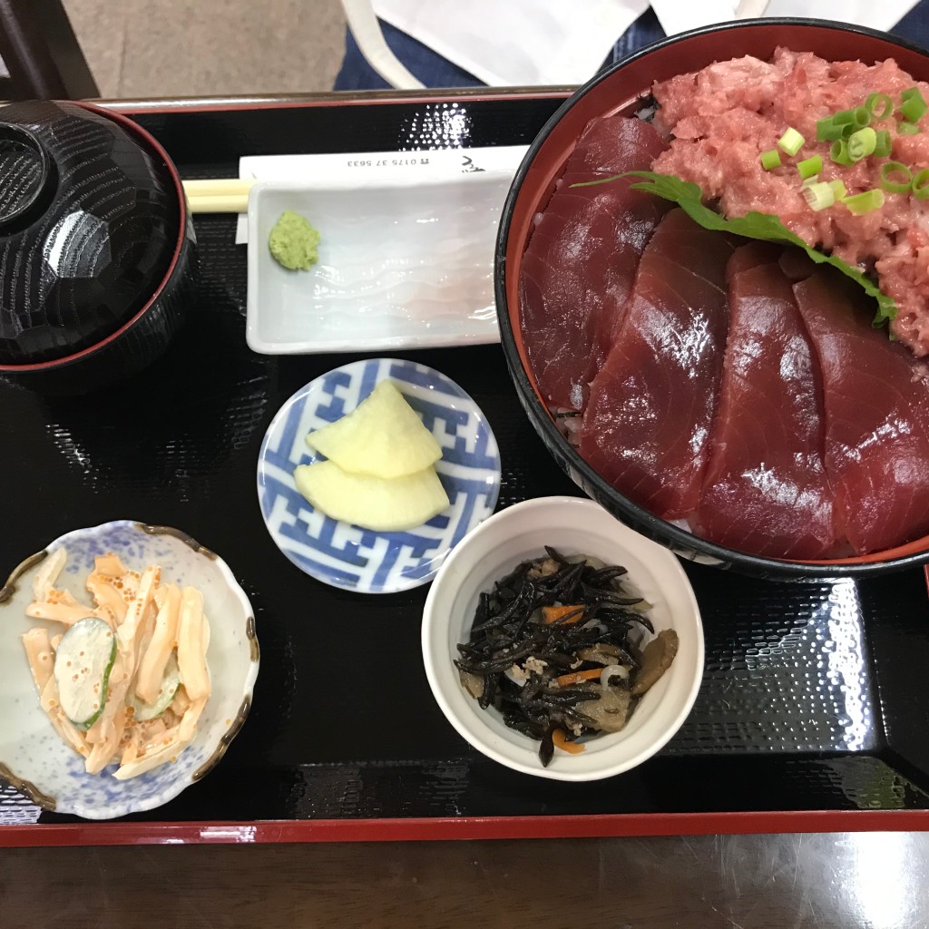 ユーザーが投稿した脳天のタタキと赤身丼の写真 - 実際訪問したユーザーが直接撮影して投稿した大間丼もの魚喰いの大間んぞくの写真