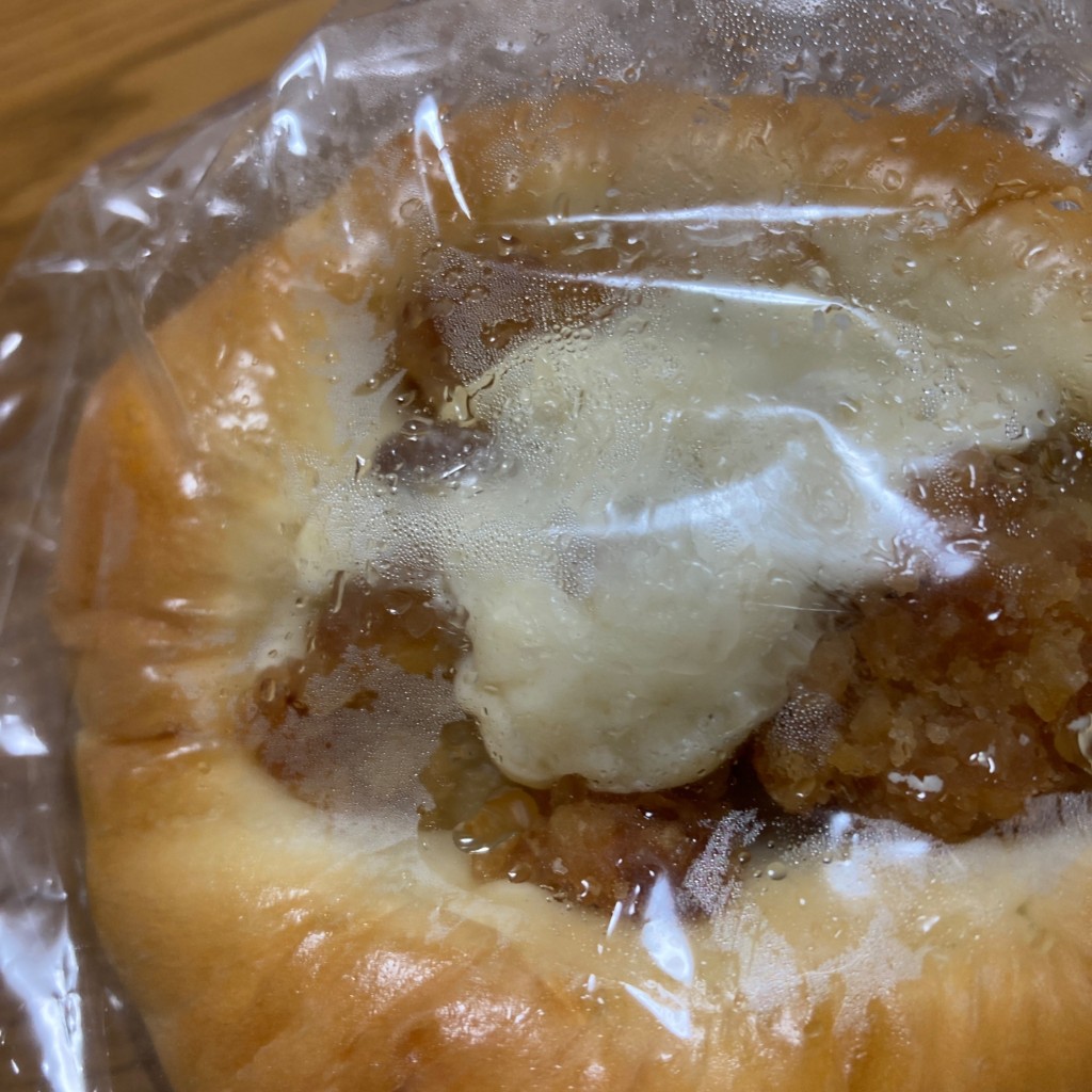 ユーザーが投稿した唐揚げパンの写真 - 実際訪問したユーザーが直接撮影して投稿した神山平デザート / ベーカリーメリールウの写真