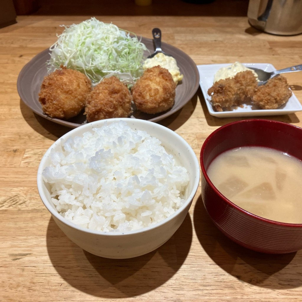 ユーザーが投稿した蟹クリームコロッケ定食Lunchの写真 - 実際訪問したユーザーが直接撮影して投稿した塩釜口とんかつ洋食工房パセリの写真