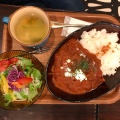 トマトチキンカレー(ランチタイムドリンク付き) - 実際訪問したユーザーが直接撮影して投稿した三日町カフェperchの写真のメニュー情報