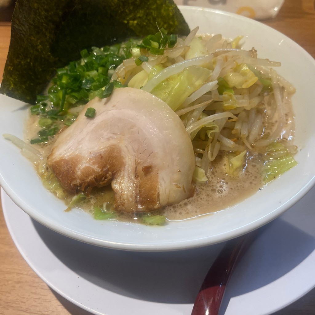 ユーザーが投稿した野菜ラーメンの写真 - 実際訪問したユーザーが直接撮影して投稿した八重洲ラーメン専門店がっとん 東京ラーメン横丁店の写真