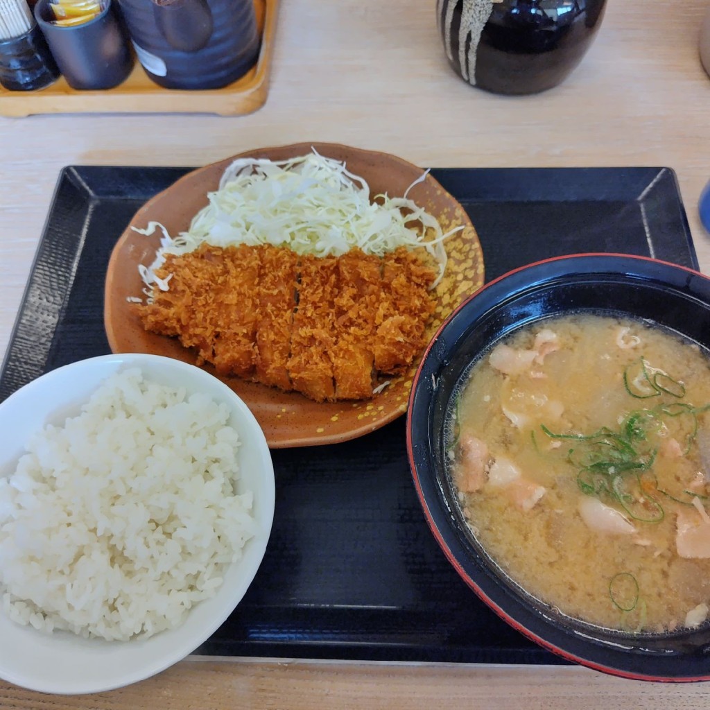 ユーザーが投稿したとん汁定食 (ロースカツ)の写真 - 実際訪問したユーザーが直接撮影して投稿した西難波町とんかつかつや 尼崎西難波店の写真