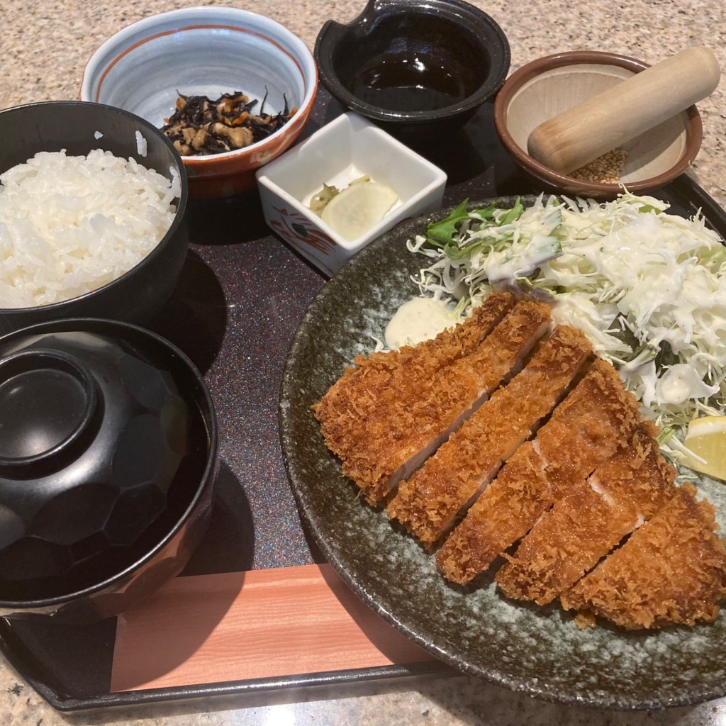 ユーザーが投稿した沖縄豚のロースとんかつ膳Lunchの写真 - 実際訪問したユーザーが直接撮影して投稿した西新宿居酒屋音音 新宿センタービル店の写真