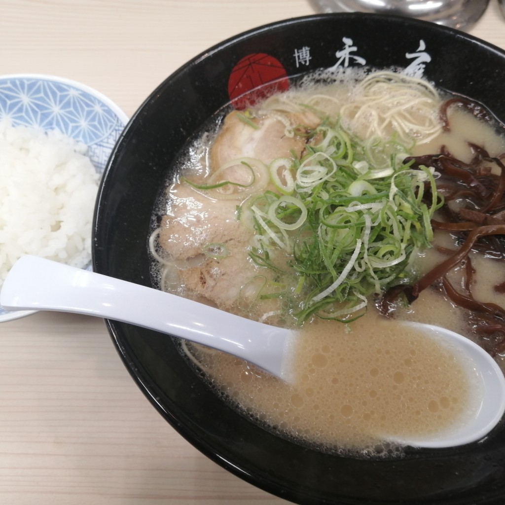 Kosugi33さんが投稿した下沼部ラーメン / つけ麺のお店博多禿鷹 向河原店/はかたはげたかむこうがわらてんの写真