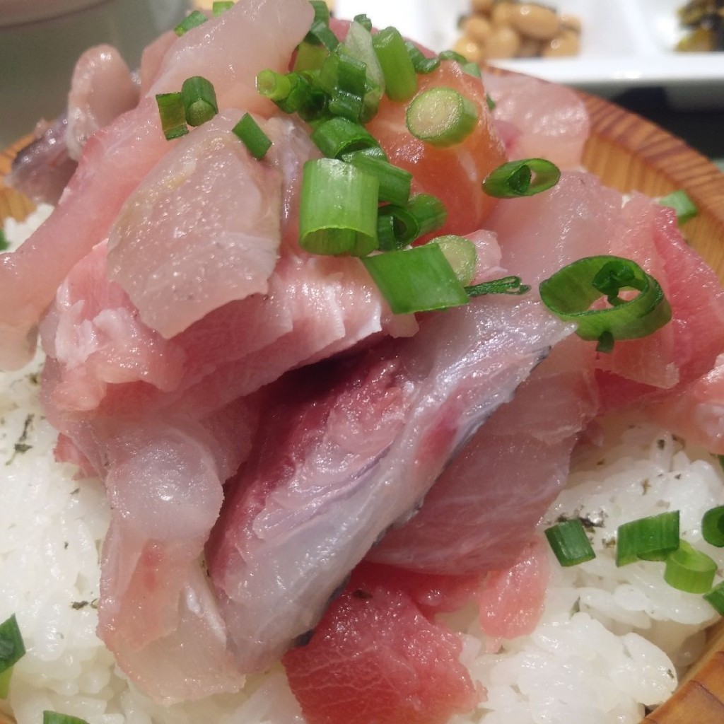 ユーザーが投稿したまかない丼の写真 - 実際訪問したユーザーが直接撮影して投稿した長住魚介 / 海鮮料理魚徳の写真