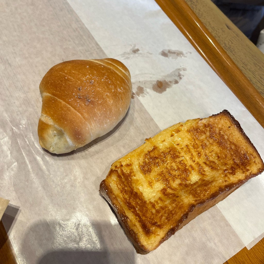 ユーザーが投稿した118円パンの写真 - 実際訪問したユーザーが直接撮影して投稿した金城ふ頭ベーカリーHeart Bread ANTIQUE アンドアンティーク メイカーズピア店の写真