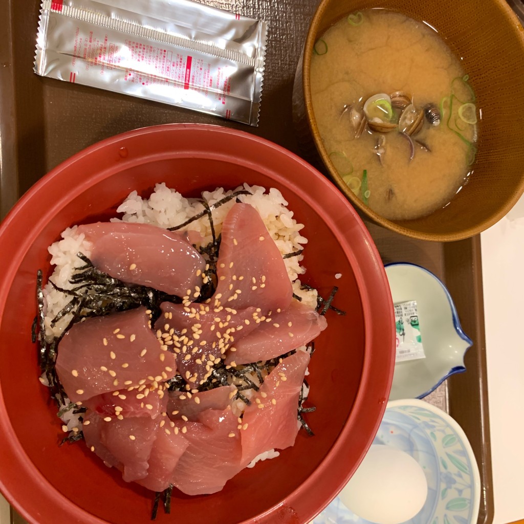 ユーザーが投稿した鉄火丼+豚汁おんたまsetの写真 - 実際訪問したユーザーが直接撮影して投稿した今川町牛丼すき家 1国刈谷店の写真