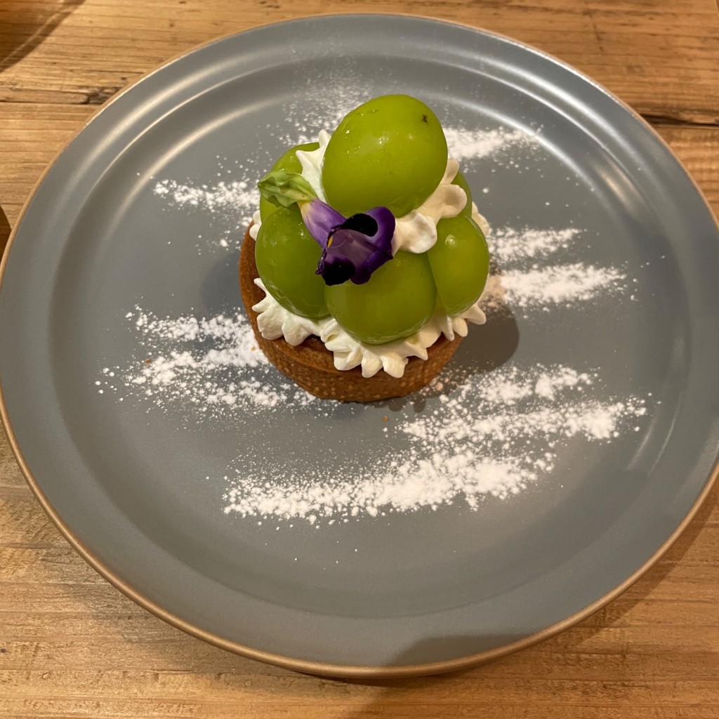 ユーザーが投稿した季節のフルーツタルト ブドウの写真 - 実際訪問したユーザーが直接撮影して投稿した西丸之内カフェ3rd cafeの写真