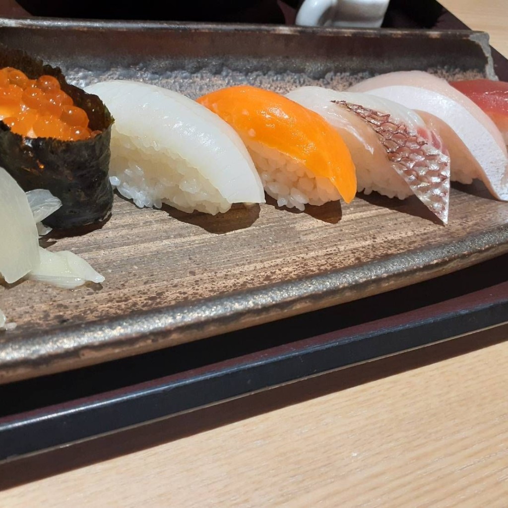 ユーザーが投稿したカニコロ寿司セットの写真 - 実際訪問したユーザーが直接撮影して投稿した田中町居酒屋海鮮魚力 昭島モリタウン店の写真