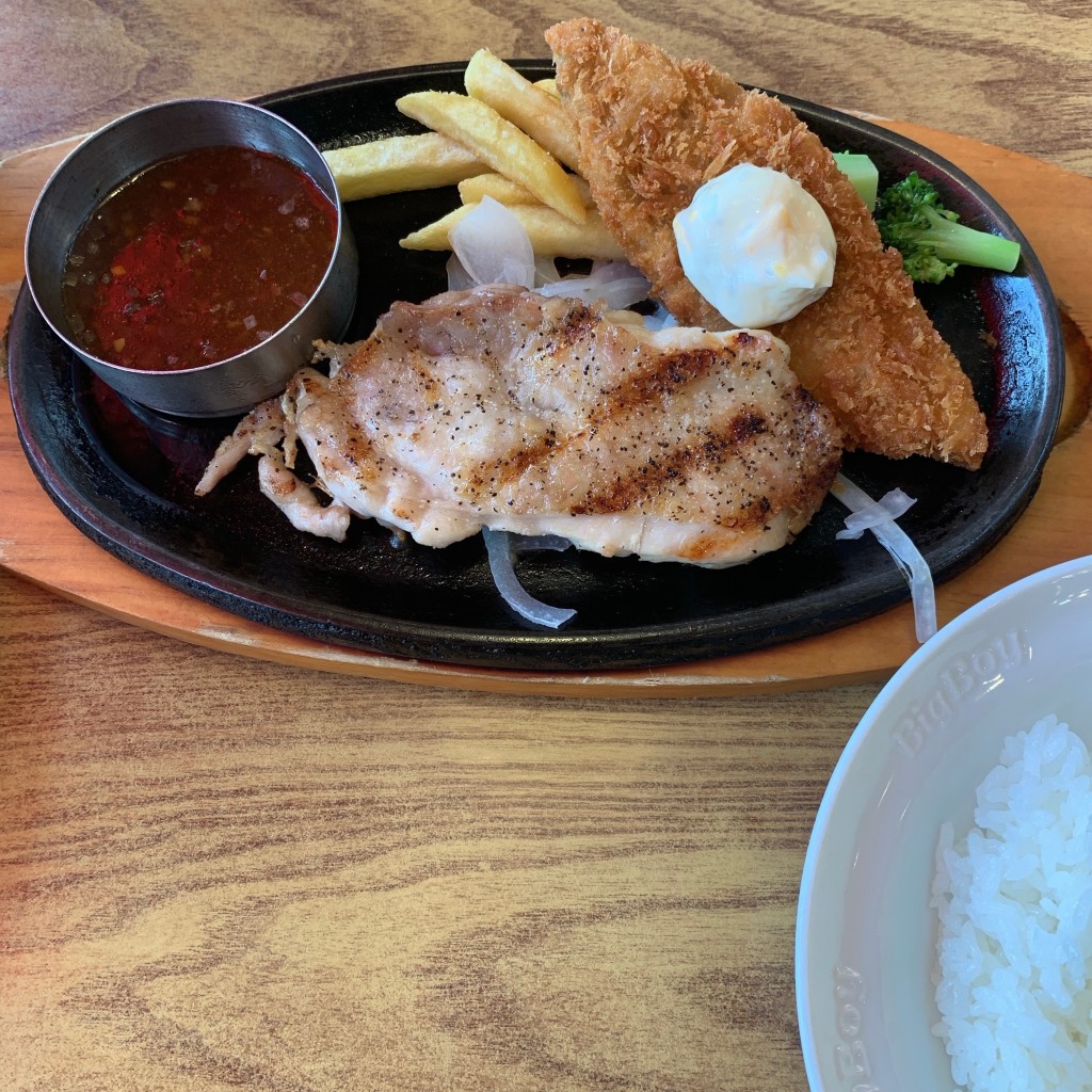 ユーザーが投稿したLunchチキン&フィッシュフライの写真 - 実際訪問したユーザーが直接撮影して投稿した立野ハンバーグビッグボーイ 東大和店の写真