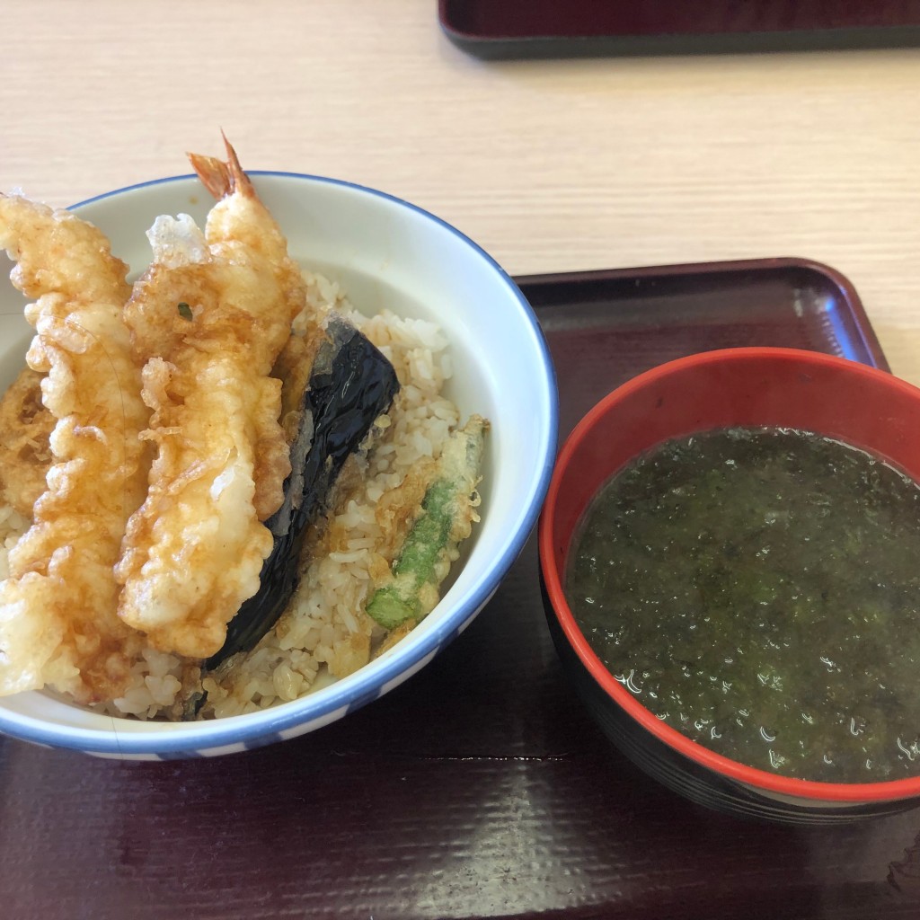 ユーザーが投稿した海老天丼 味噌汁つきの写真 - 実際訪問したユーザーが直接撮影して投稿した万代丼もの天丼・天ぷら本舗 さん天 あべの万代店の写真