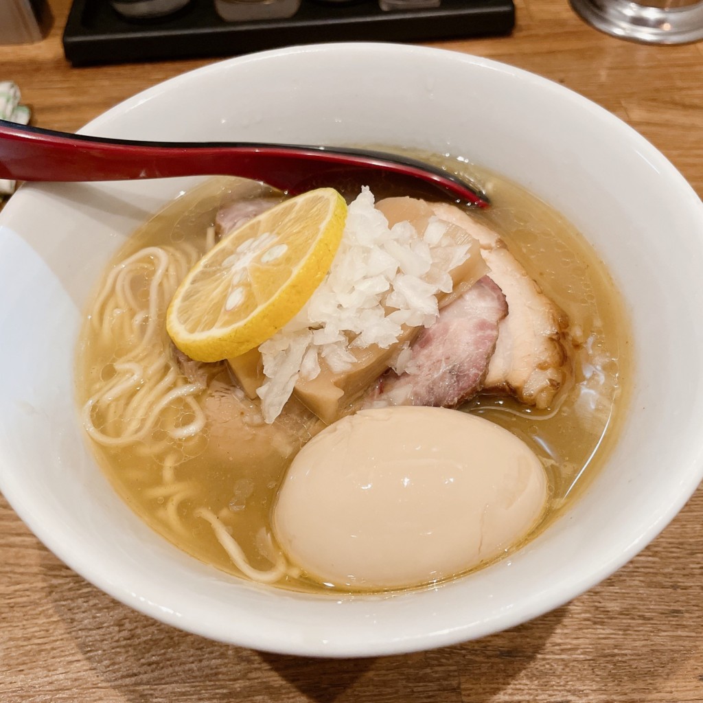 ユーザーが投稿した鯛だし塩レモンラーメンの写真 - 実際訪問したユーザーが直接撮影して投稿した保田原ラーメン / つけ麺麺処 青野の写真