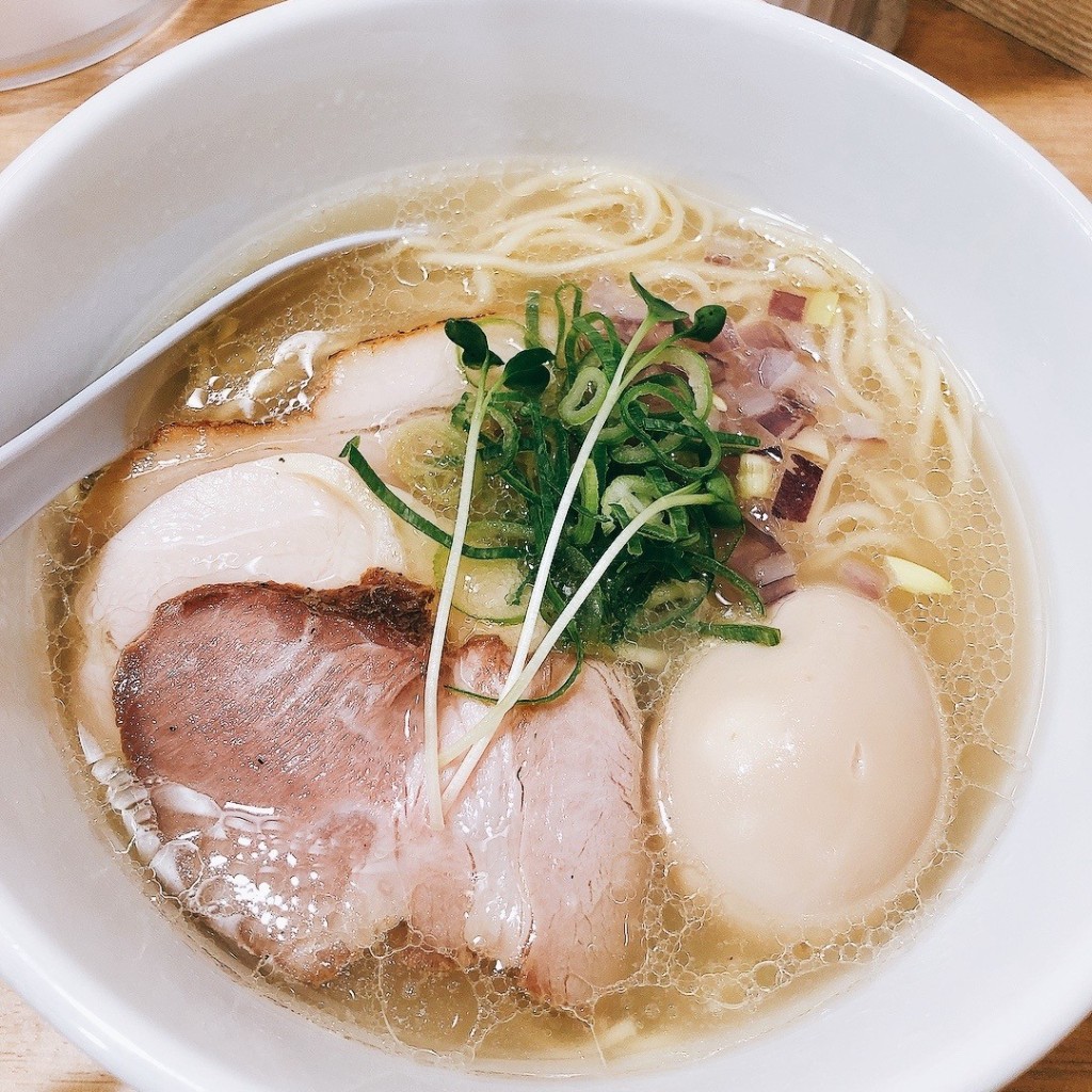 ユーザーが投稿した貝出汁ラーメン 塩の写真 - 実際訪問したユーザーが直接撮影して投稿した北沢ラーメン専門店貝麺みかわの写真