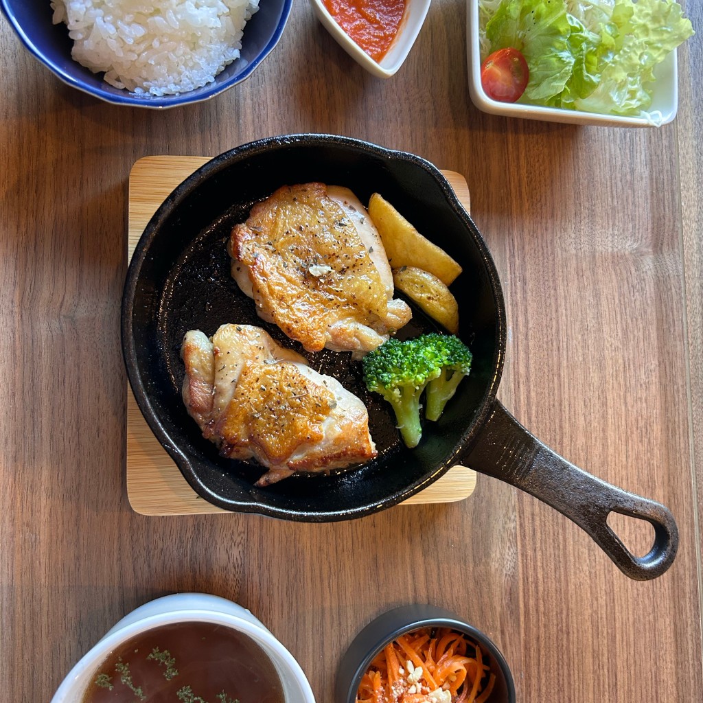 ユーザーが投稿したグリルチキンセットの写真 - 実際訪問したユーザーが直接撮影して投稿した平野焼鳥鶏と米diningライズの写真