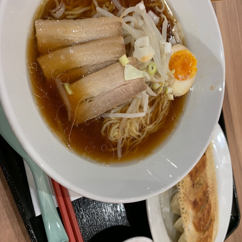 ユーザーが投稿した醤油ラーメン餃子付の写真 - 実際訪問したユーザーが直接撮影して投稿した下伏間江ラーメン専門店東京餃子軒 イオンモール高岡店の写真