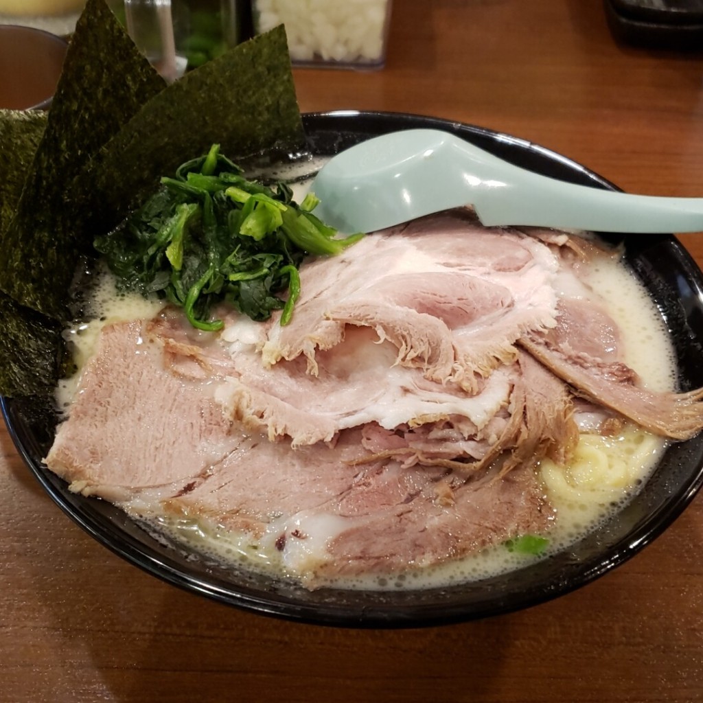 ユーザーが投稿した豚骨塩チャーシュー麺(大)の写真 - 実際訪問したユーザーが直接撮影して投稿した幸房ラーメン / つけ麺誠家 三郷店の写真