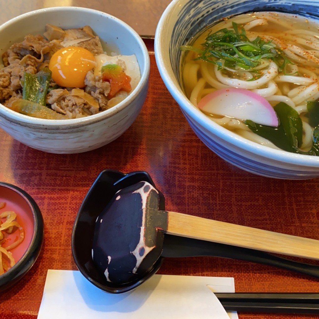 ユーザーが投稿した牛すき焼き丼定食の写真 - 実際訪問したユーザーが直接撮影して投稿した脇田町うどん杵屋 川越エキア店の写真