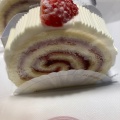 特製苺ロール - 実際訪問したユーザーが直接撮影して投稿した谷中ケーキPATISSIER CHOCOLATIER INAMURA SHOZOの写真のメニュー情報