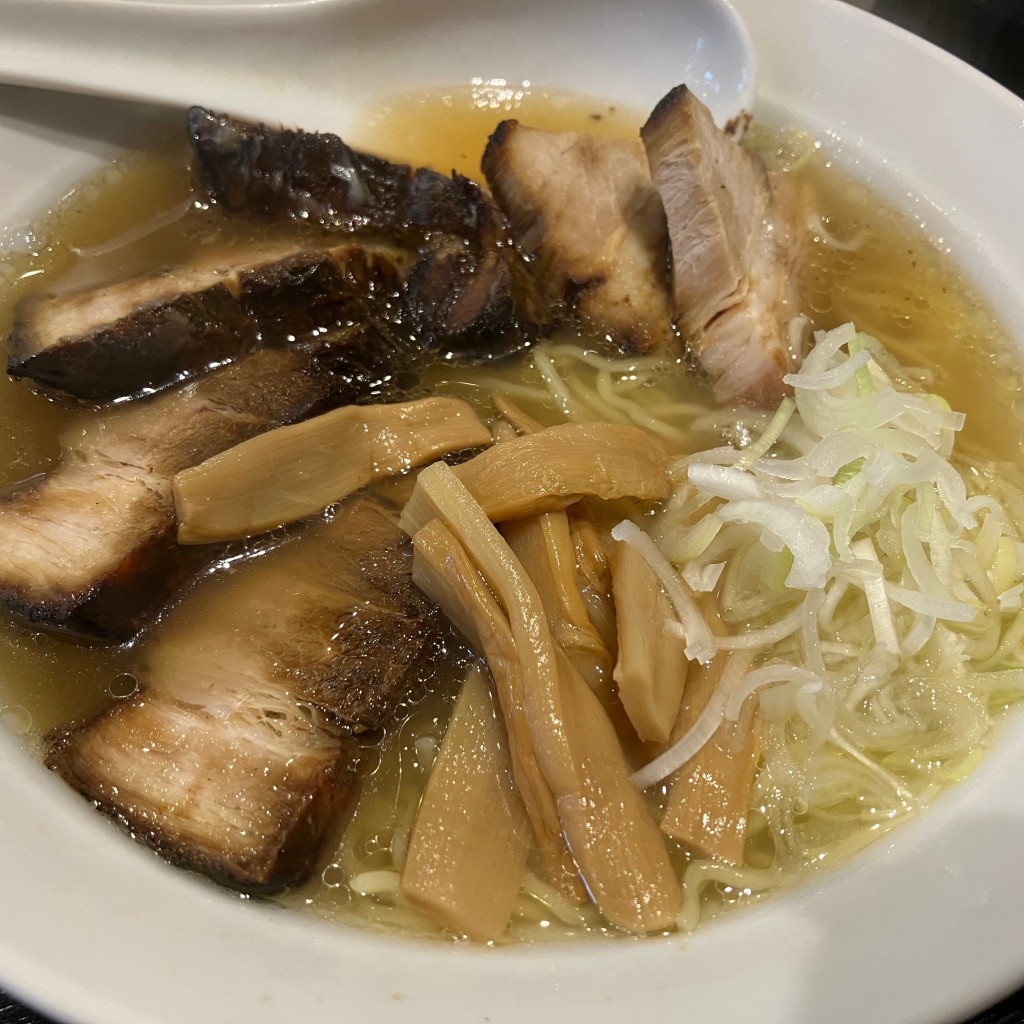 ユーザーが投稿したチャーシュー麺(塩)の写真 - 実際訪問したユーザーが直接撮影して投稿した登戸ラーメン専門店聖龍の写真