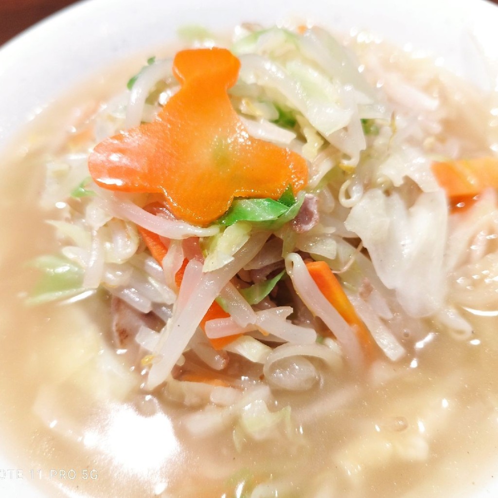 がおまさんが投稿した羽田空港ラーメン専門店のお店餃子とタンメン 天/ギョウザトタンメン テンの写真