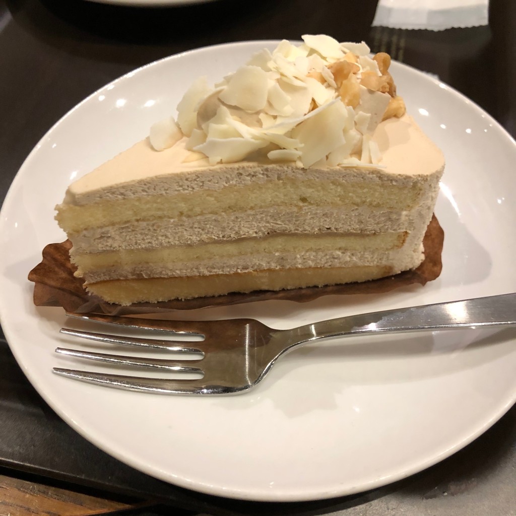 ユーザーが投稿したホワイトモカケーキの写真 - 実際訪問したユーザーが直接撮影して投稿した大名カフェスターバックスコーヒー 天神西通り店の写真