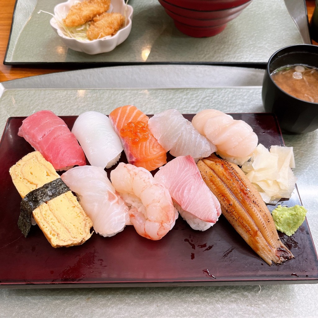 ユーザーが投稿した地魚寿司定食の写真 - 実際訪問したユーザーが直接撮影して投稿した名駅魚介 / 海鮮料理地魚食堂てるてるの写真