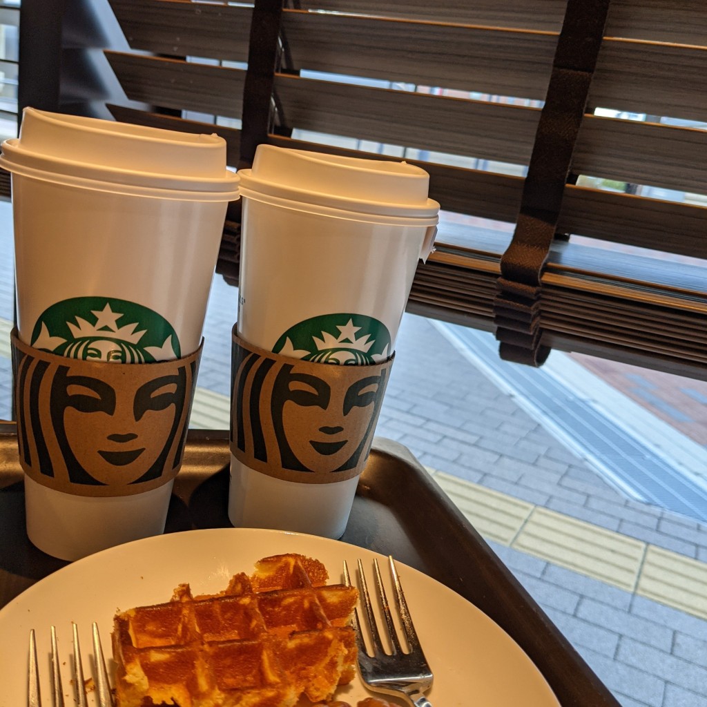 ユーザーが投稿したV ホウジ茶 キャラメル クリーム ティー ラテの写真 - 実際訪問したユーザーが直接撮影して投稿した甲子園高潮町カフェスターバックスコーヒー 阪神甲子園駅前店の写真