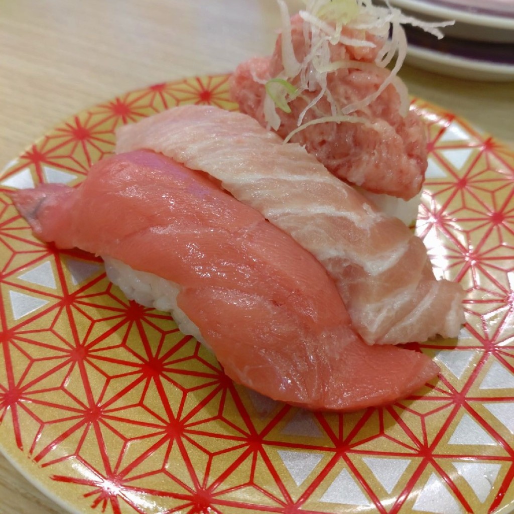 ユーザーが投稿したトロ三種盛りの写真 - 実際訪問したユーザーが直接撮影して投稿した押上回転寿司回転寿し トリトン 東京ソラマチ店の写真