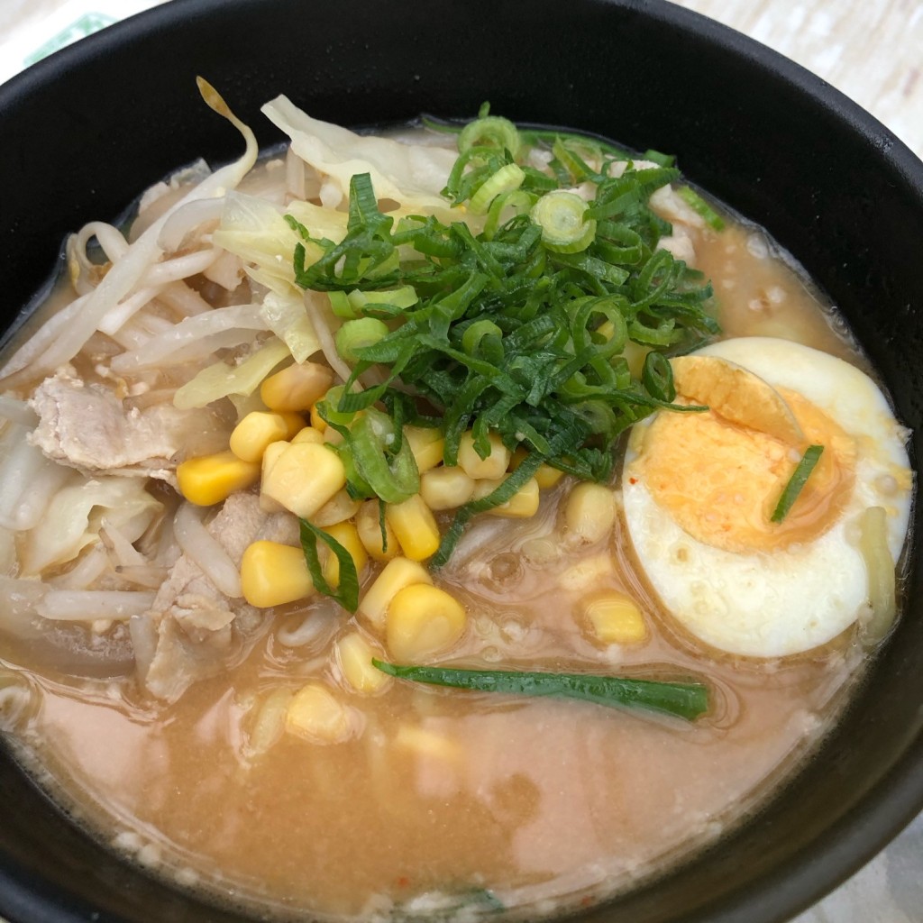 ユーザーが投稿した味噌ラーメンの写真 - 実際訪問したユーザーが直接撮影して投稿した港島南町洋食王国レストラン 花のキッチンの写真