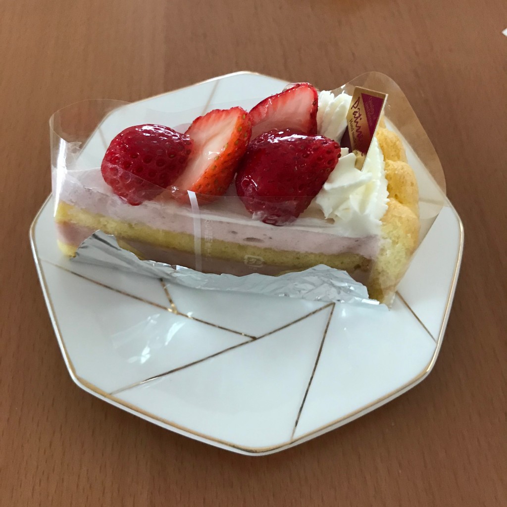ユーザーが投稿したいちごのケーキの写真 - 実際訪問したユーザーが直接撮影して投稿した能見台通ケーキフランドールの写真