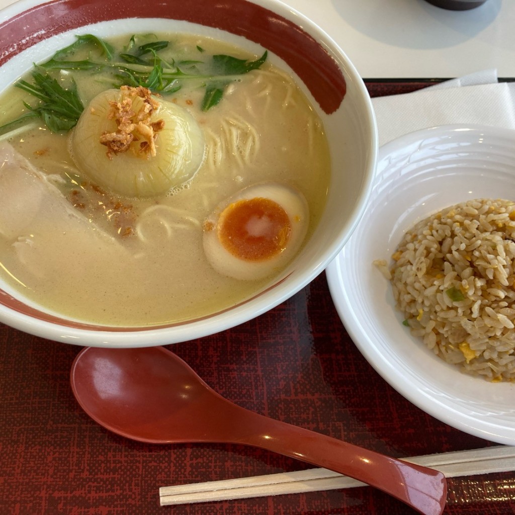 ユーザーが投稿した淡路玉ねぎ鶏白湯ラーメン 炒飯セットの写真 - 実際訪問したユーザーが直接撮影して投稿した岩屋ラーメン / つけ麺ラーメン尊の写真