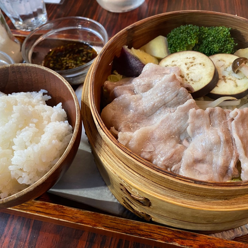 ユーザーが投稿した沖縄紅豚と旬菜のせいろ蒸しの写真 - 実際訪問したユーザーが直接撮影して投稿した大須カフェ珈琲ぶりこの写真