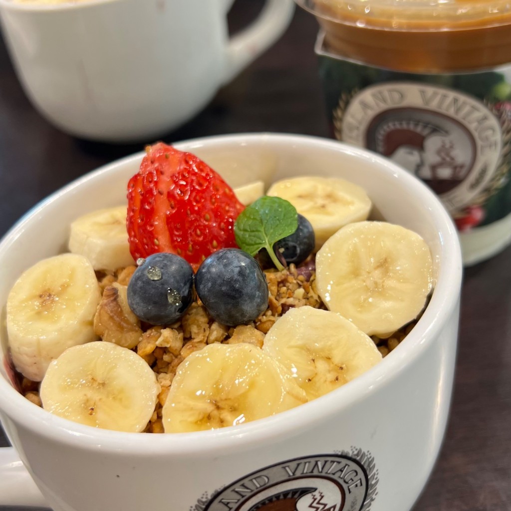 ユーザーが投稿したAcai Bowl (16oz)の写真 - 実際訪問したユーザーが直接撮影して投稿した神宮前カフェアイランド・ヴィンテージ・コーヒー 表参道店の写真